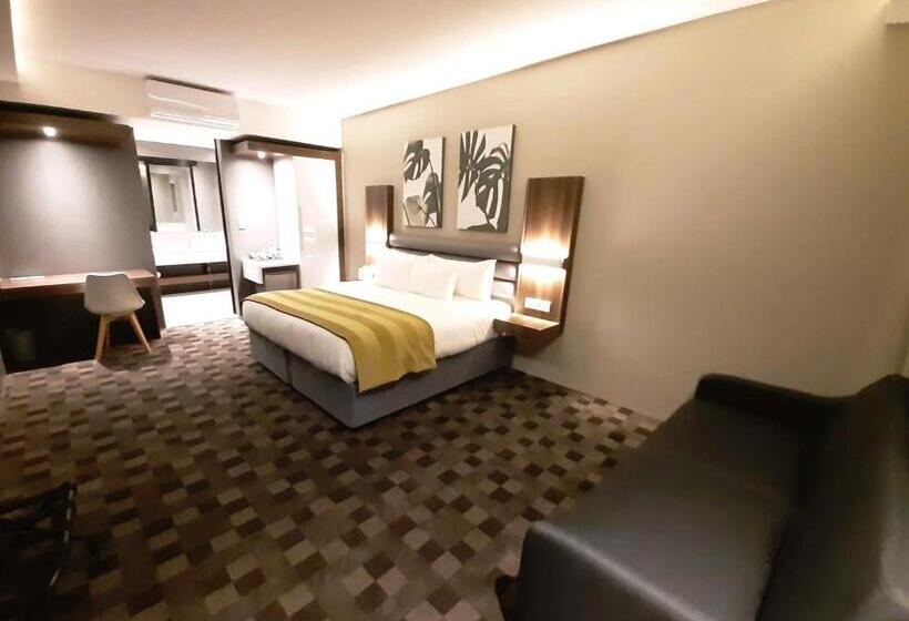 Номер Superior Кровать Кинг, Copperwood Hotel And Conferencing