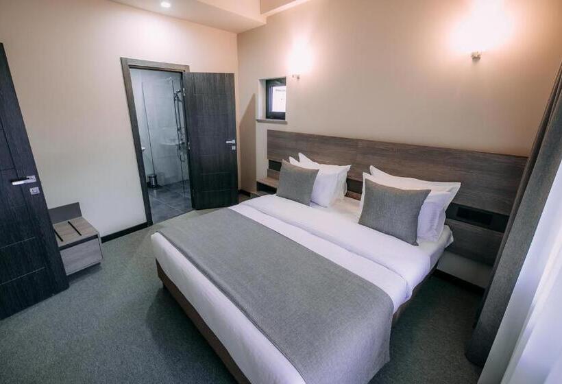 家庭间, Dilijazz Hotel & Restaurant