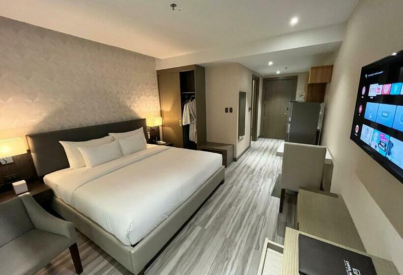 스탠다드 스튜디오, Capitol Hill Hotel And Suites