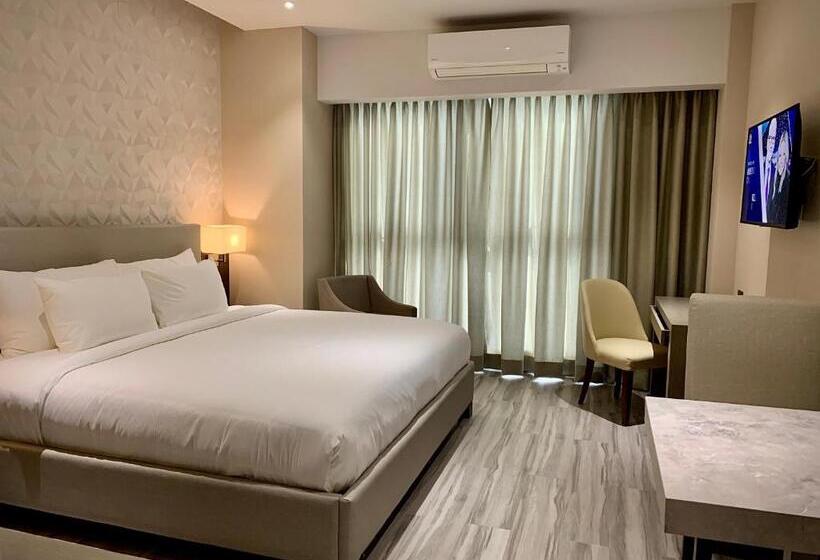 스탠다드 스튜디오, Capitol Hill Hotel And Suites