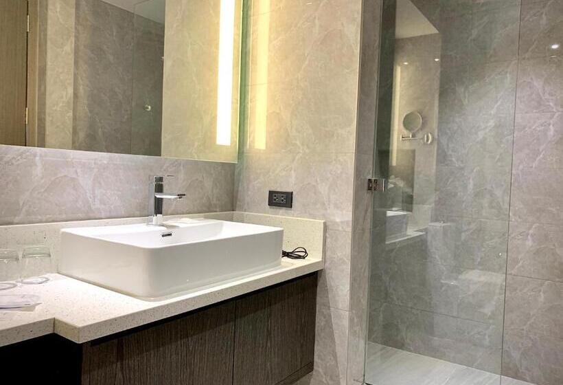 استودیوی استاندارد, Capitol Hill Hotel And Suites