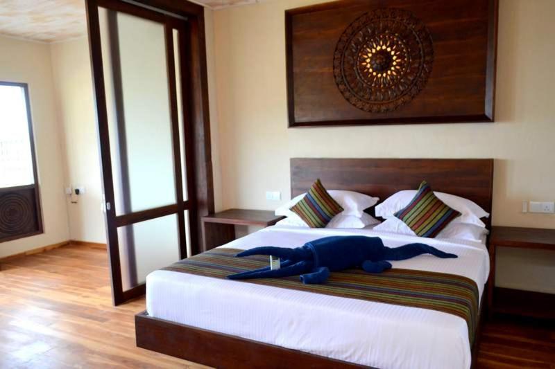 بنگله خانوادگی, Guru Beach Resort