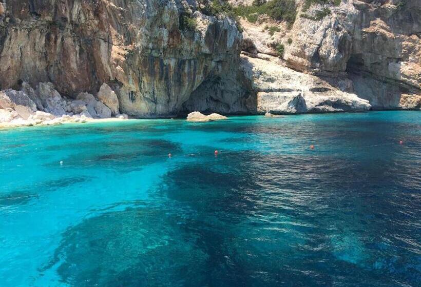 آپارتمان 1 خوابه همکف, Cav Mameli