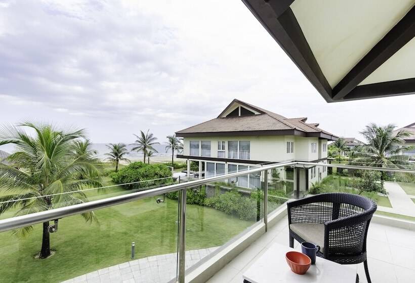 سوییت جونیور با چشم‌انداز دریا, Robinson Nam Hoi An