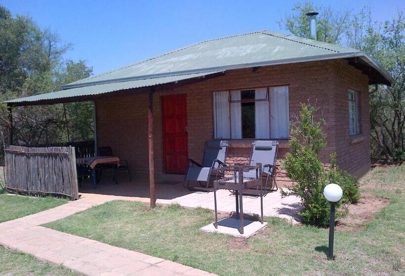 小室, Riverbend Self Catering Cottages