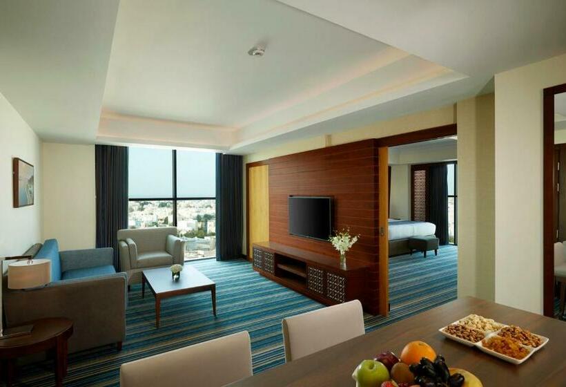 سوییت لوکس, Royal Tulip Muscat