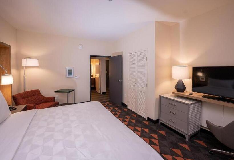带大床的行政房间, Holiday Inn   Nw Houston Beltway 8, An Ihg