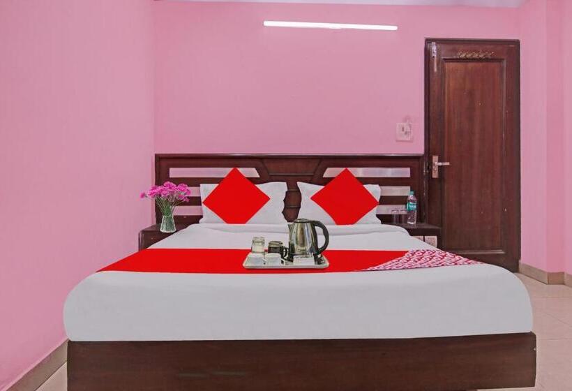 트리플 클래식 룸, Adb Rooms Hotel Neelam Palace