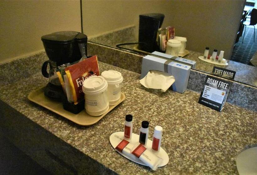 Номер Deluxe, Super 8 By Wyndham Ocala I 75