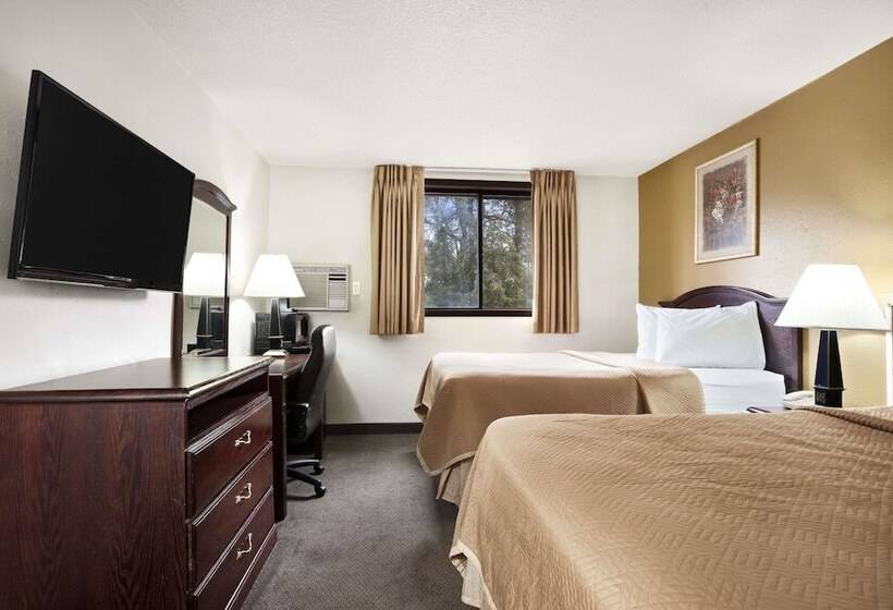 Номер Стандарт 2 Двуспальные Кровати, Travelodge By Wyndham La Porte/michigan City Area