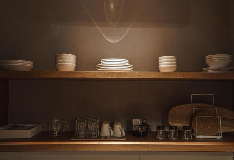 Family Suite, Aoka Kamigoto