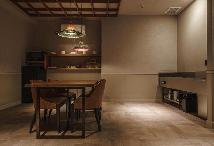 Family Suite, Aoka Kamigoto