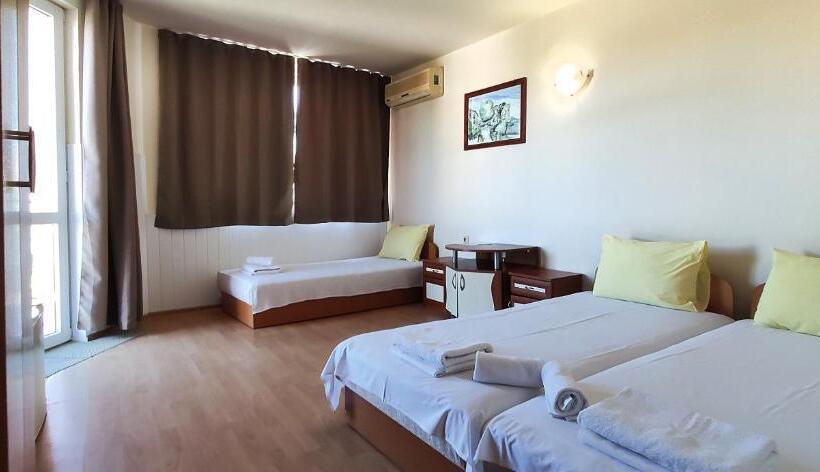 Номер Стандарт с Террасой, Sineva Guest House