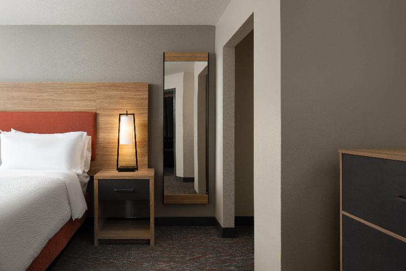 Люкс 2 Спальни, Candlewood Suites St Louis St Charles By Ihg