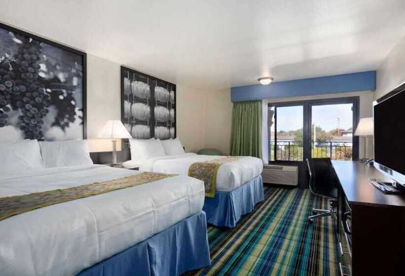 Люкс, Super 8 By Wyndham Vallejo/napa Valley