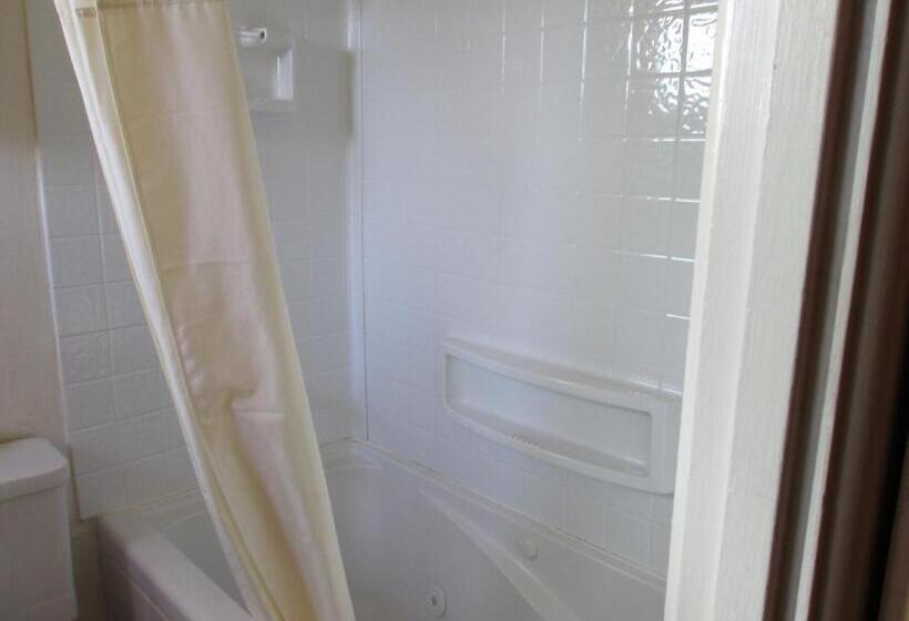 Номер Стандарт, Townhouse Motel