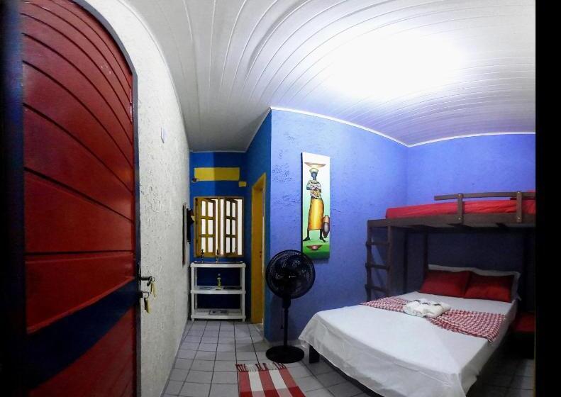 이코노미 룸, Hostel Cores Do Pelô