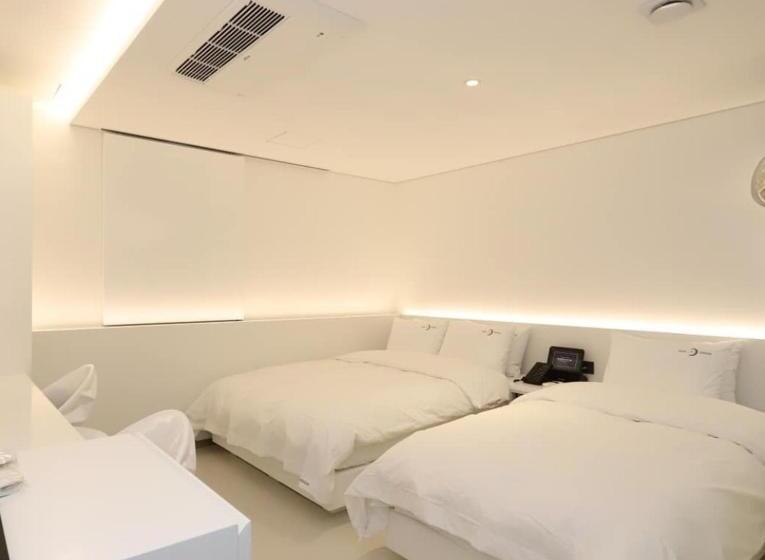 اتاق لوکس, Lesign
