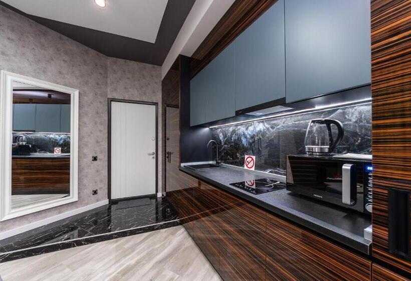 سوئیت با وان آب گرم, Luxury Apartments Arena Guliver
