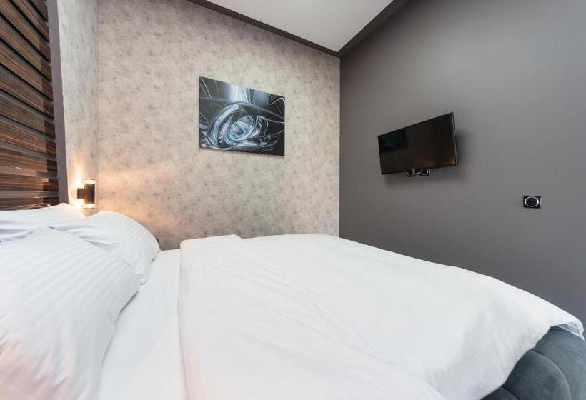 استودیوی استاندارد, Luxury Apartments Arena Guliver