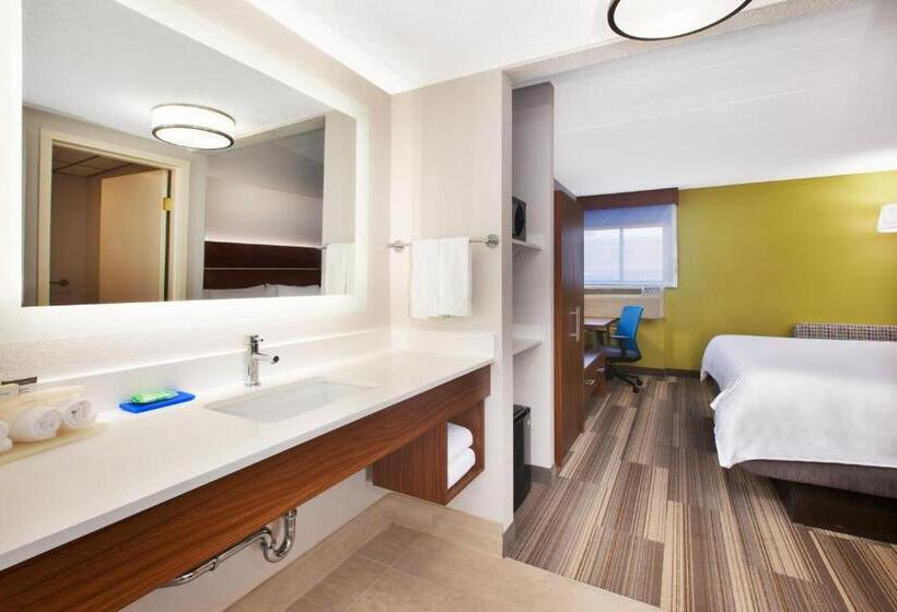 Номер Стандарт, Holiday Inn Express Fairfax Arlington Boulevard, An Ihg