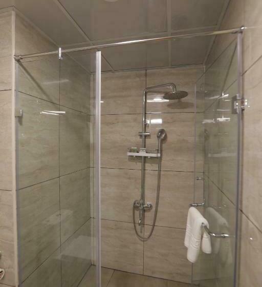 标准间带阳台, V One Hotel Ambara Elite