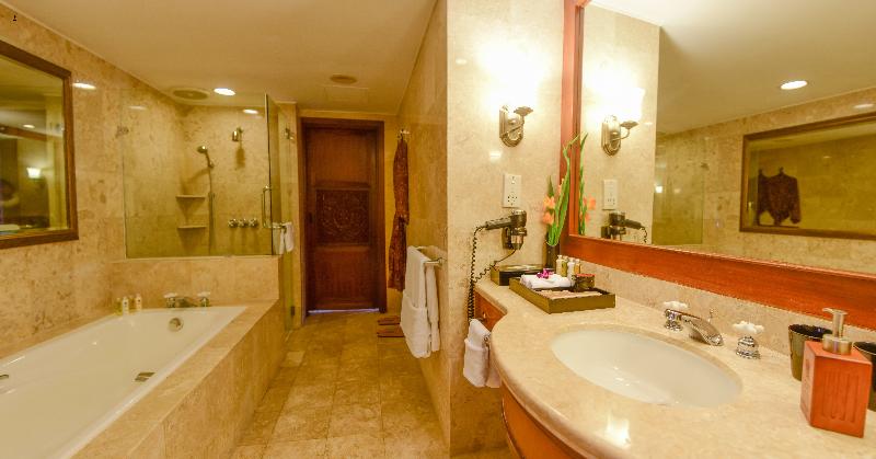 اتاق لوکس با چشم‌انداز باغ, Furama Resort Danang