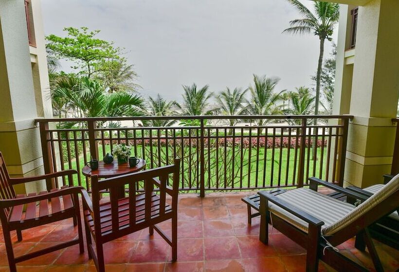 اتاق لوکس با چشم‌انداز دریا, Furama Resort Danang