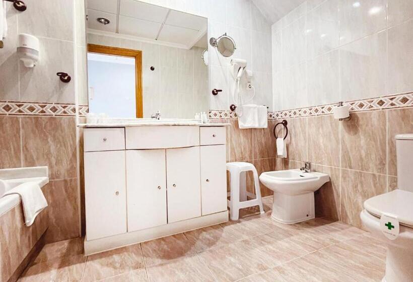 Четырехместный Номер Deluxe, Parquemar Premium Beach