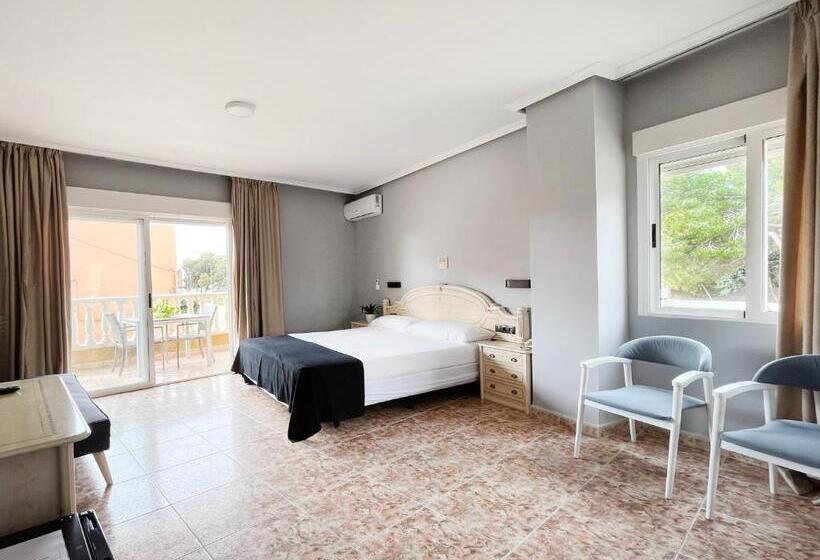 Полулюкс Одноместный с Террасой, Parquemar Premium Beach
