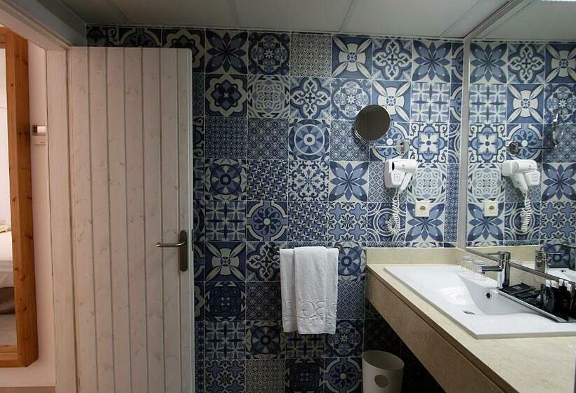 Полулюкс, Bg Hotel Portinatx Beach Club