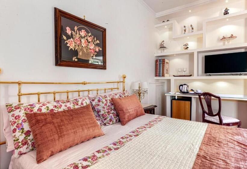 标准间带露台, Villa Maresca B&b