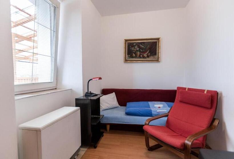 اتاق استاندارد یک نفره, Penzion Bedrč