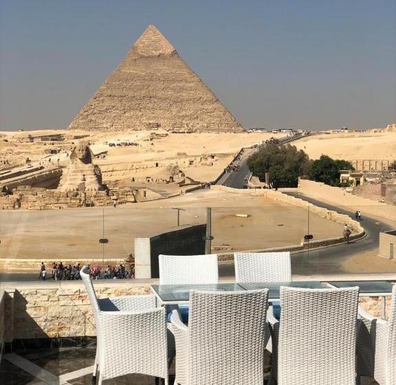 اتاق استاندارد سه تخته با چشم‌انداز, Cleopatra Pyramids View