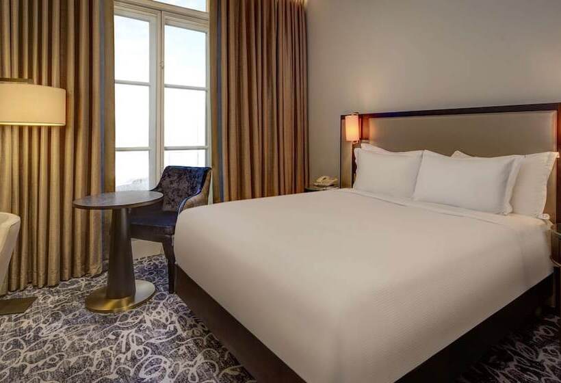 Номер Deluxe, Hilton London Euston