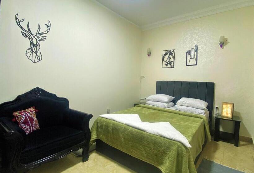 اتاق لوکس با بالکن, Key Of Pyramids View Inn