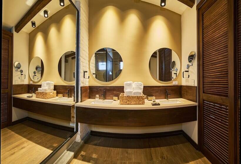 스위트, Alko Hotel Casa Nispero