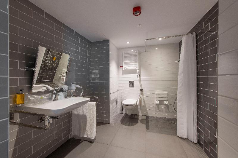 Номер Стандарт Адаптированный для Инвалидов, Holiday Inn Express Warsaw   Mokotow, An Ihg