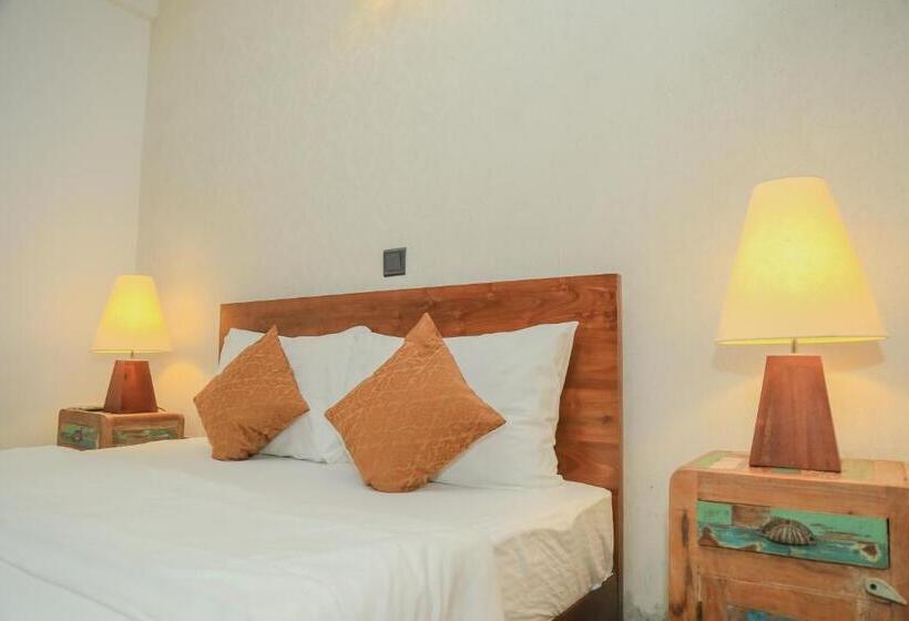Deluxe Room, Grace
