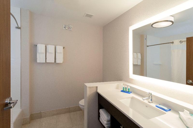 Стандартный Номер Кровать Кинг, Holiday Inn Express Brooklyn   Kings Hwy By Ihg