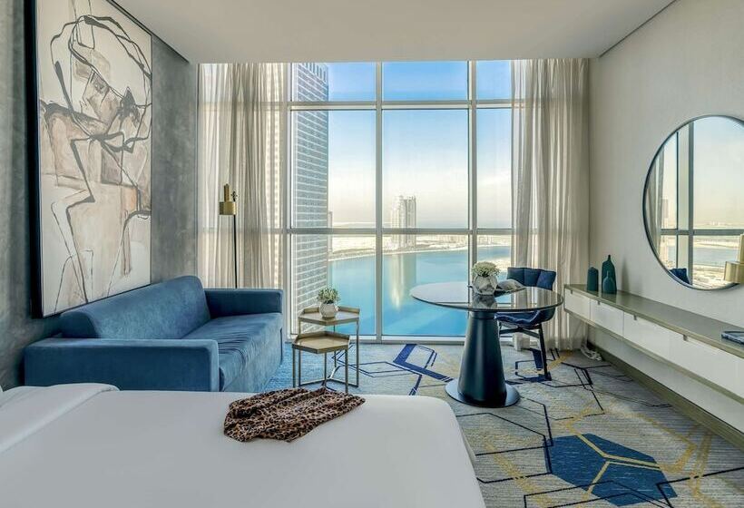 Номер Deluxe Вид на Озеро, Pullman Sharjah