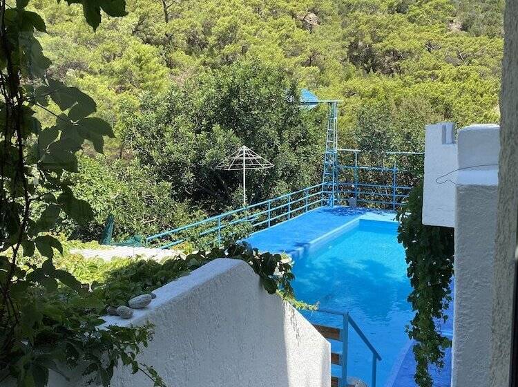 استودیو خانوادگی, Oleander S Garden Traditional Cretan Cottage