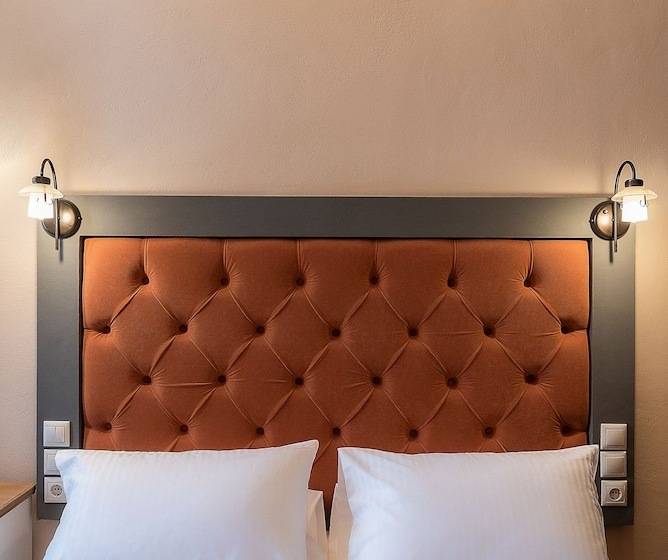 Escritório Estándar, Old Town Suites