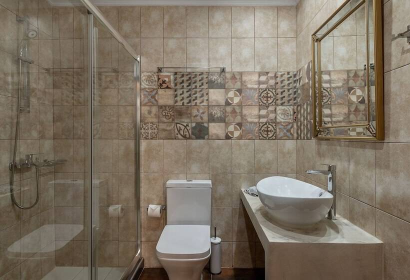 Escritório Estándar, Old Town Suites