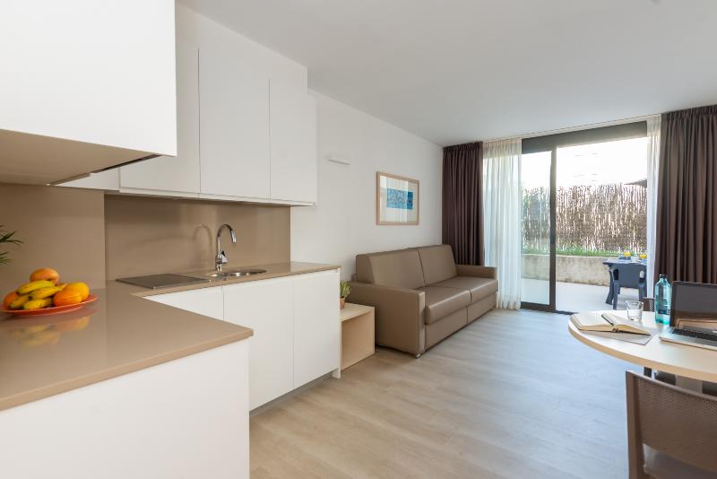 Студия Стандарт, Atenea Park Suites & Apartments