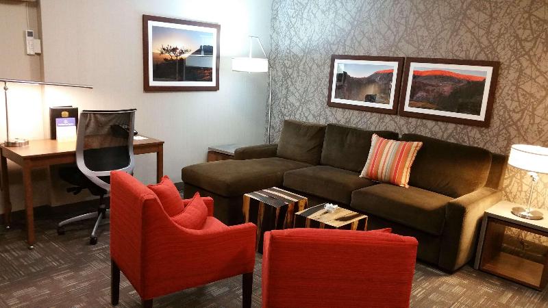 스위트 킹사이즈 침대, Best Western Plus Cottontree Inn