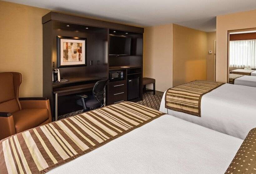 Номер Стандарт 2 Двуспальные Кровати, Best Western Plus Inntowner Madison