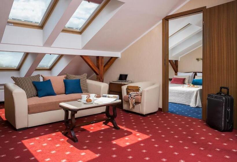 Семейные Апартаменты, Booking Hotel Crown Piast & Spa