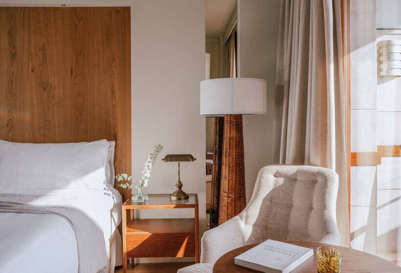 디럭스 룸 측면 바다 전망, Victoria Gran Meliá