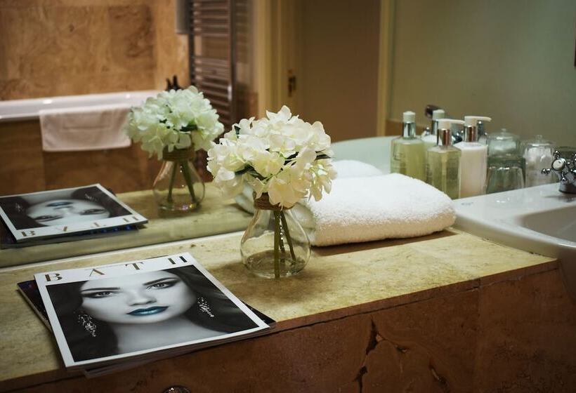 Номер Deluxe, The Windsor Town House